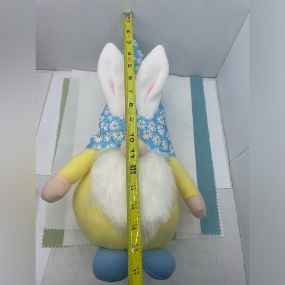 Flower Spring/Easter Bunny Gnome - Picture 10 of 10